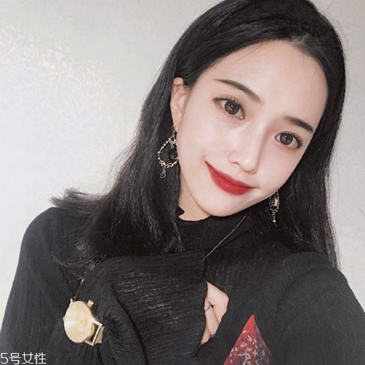 齊肩發(fā)怎么燙好看？女生發(fā)型設計與臉形搭配