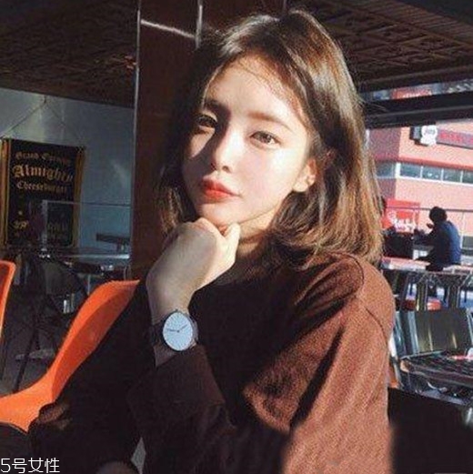 齊肩發(fā)怎么燙好看？女生發(fā)型設(shè)計與臉形搭配