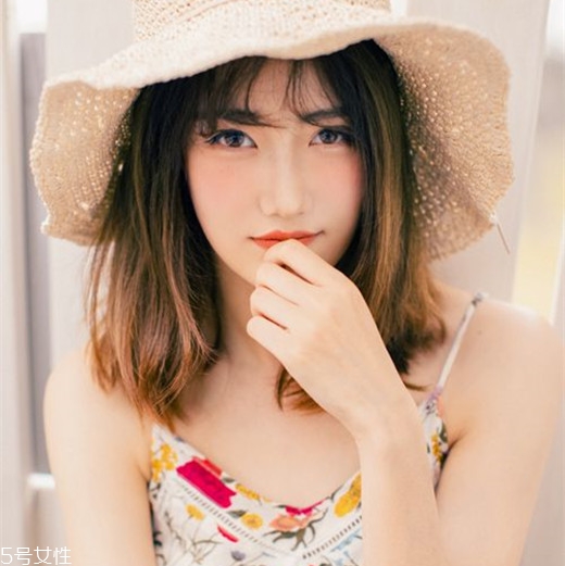 齊肩發(fā)怎么燙好看？女生發(fā)型設計與臉形搭配