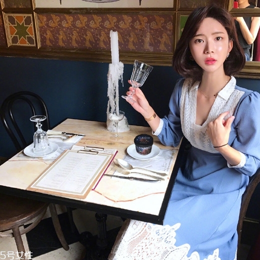 發(fā)量多女生適合什么發(fā)型？形象百變的你