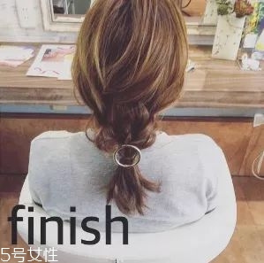 女生冬天長(zhǎng)發(fā)怎么編好看？長(zhǎng)發(fā)妹紙才懂得的痛