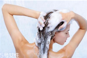怎么用洗發(fā)水不會脫發(fā)？拯救掉發(fā)星人