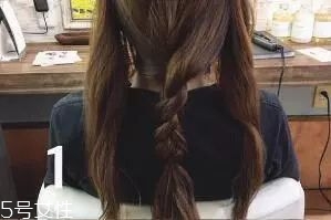 女生冬天長(zhǎng)發(fā)怎么編好看？長(zhǎng)發(fā)妹紙才懂得的痛