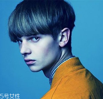 2022最流行發(fā)型顏色男生？男生潮流發(fā)型