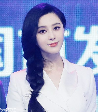 女生冬天長(zhǎng)發(fā)怎么編好看？長(zhǎng)發(fā)妹紙才懂得的痛