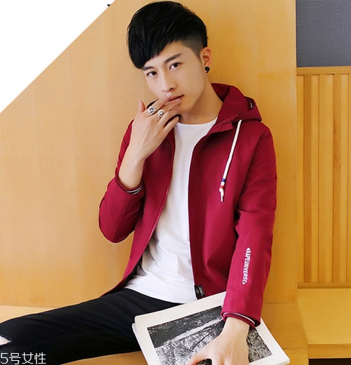 2018男生流行什么發(fā)型款式？2018男生染發(fā)顏色推薦