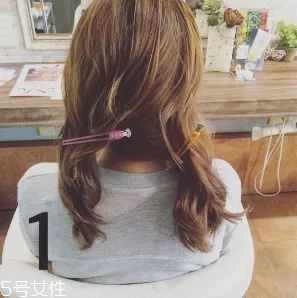 女生冬天長(zhǎng)發(fā)怎么編好看？長(zhǎng)發(fā)妹紙才懂得的痛