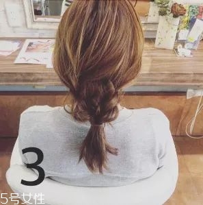 女生冬天長(zhǎng)發(fā)怎么編好看？長(zhǎng)發(fā)妹紙才懂得的痛