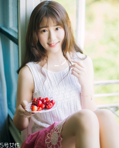 小個(gè)子女生適合什么發(fā)型？蓬松隨意效果