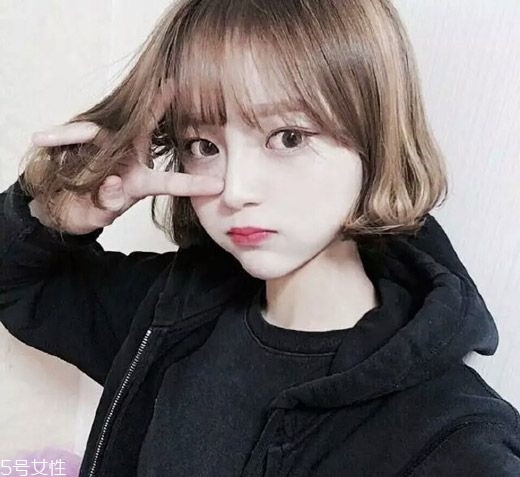 小個(gè)子女生適合什么發(fā)型？蓬松隨意效果