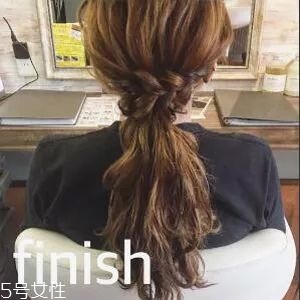 女生冬天長(zhǎng)發(fā)怎么編好看？長(zhǎng)發(fā)妹紙才懂得的痛