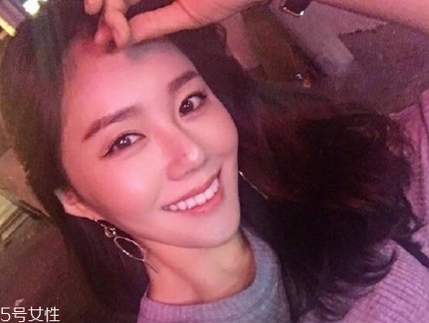 凌亂小卷中長發(fā)怎么弄好看？超美的凌亂小卷中長發(fā)