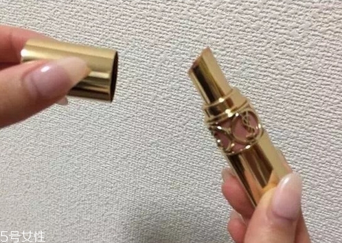 如何選擇口紅色號(hào)？口紅必不可少