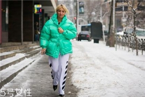 校服褲配什么上衣？舒適時尚兩不誤