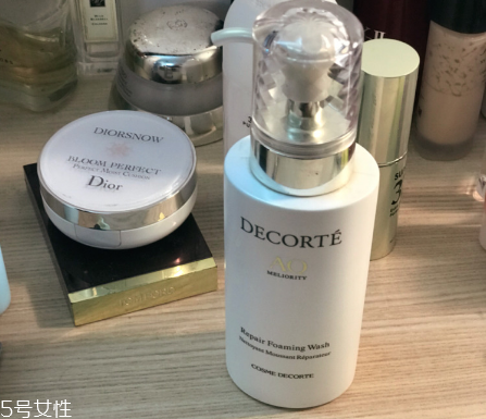 sk2氨基酸泡沫潔面乳霜好用嗎？最愛洗面奶
