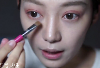 微醺桃花妝怎么化妝？簡(jiǎn)單步驟滿足爆棚少女心
