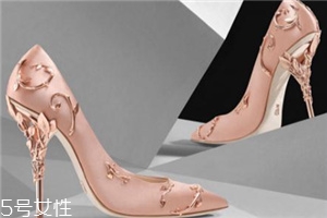 ralph russo是什么檔次？動(dòng)人心弦的精美工藝