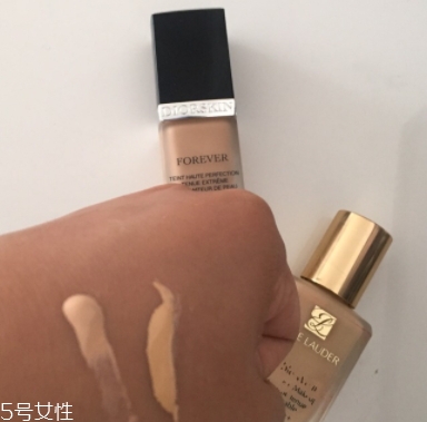 雅詩(shī)蘭黛和dior迪奧粉底液哪個(gè)好？