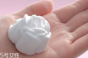 泡沫洗面奶可以帶上飛機嗎？可以帶上飛機但有容積限制