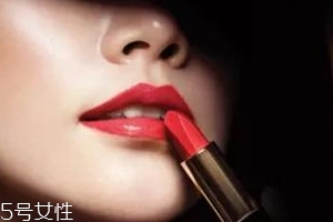 口紅不上色怎么辦？口紅原來(lái)不是直接涂的
