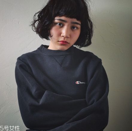 champion的衣服怎么樣？衣柜不能少的基本款