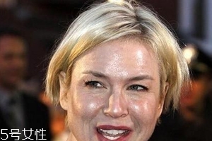 底妝脫妝怎么辦？及時(shí)補(bǔ)水拯救脫妝尷尬