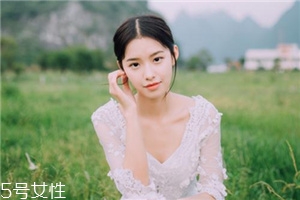 玻尿酸填充法令紋會(huì)腫嗎？注射后24小時(shí)輕微紅腫