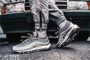 運動鞋可以干洗嗎？盡量自己擦洗