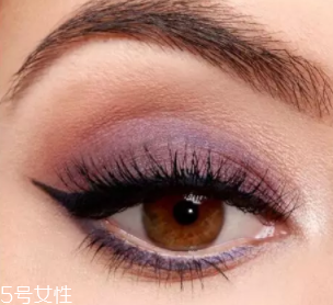 紫色眼影怎么畫好看？淡紫色超有女人味
