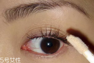 紫色眼影怎么畫好看？淡紫色超有女人味
