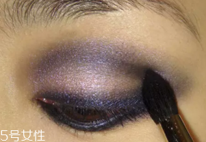 紫色眼影怎么畫好看？淡紫色超有女人味