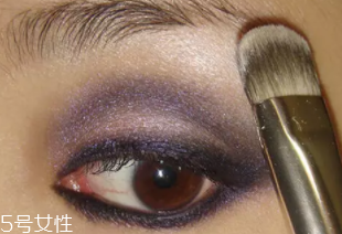 紫色眼影怎么畫好看？淡紫色超有女人味