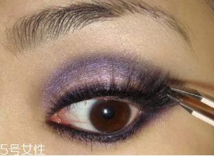 紫色眼影怎么畫好看？淡紫色超有女人味