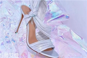 casadei鞋子多少錢？開啟你的奢華清單