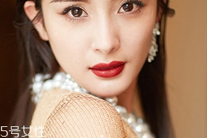 雅詩(shī)蘭黛口紅哪個(gè)系列好？?jī)A慕vs戀愛(ài)唇膏