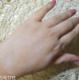 Florena護(hù)手霜怎么樣？滋潤美白打造纖纖玉手