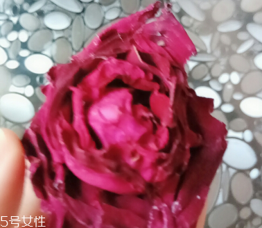 墨紅玫瑰可以天天喝嗎？玫瑰養(yǎng)顏也要適量
