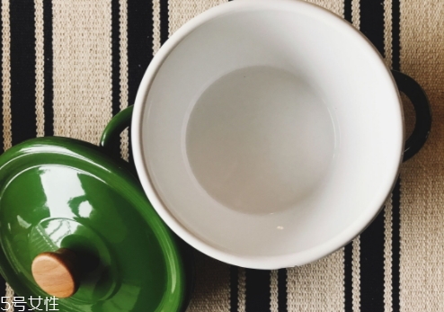 琺瑯鍋可以煲湯嗎？讓喝湯變得有逼格