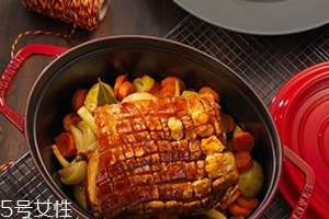 琺瑯鍋可以炒菜嗎？要選對琺瑯鍋