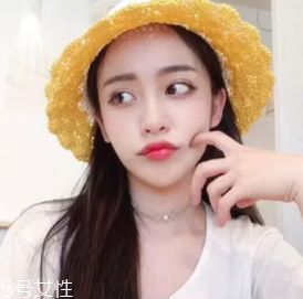 什么女孩適合不留劉海？圓臉妹子掀起劉海更適合你