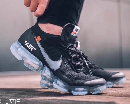 運(yùn)動(dòng)鞋好還是皮鞋好？不同場(chǎng)合不同需求