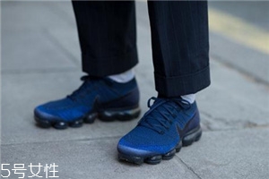 運(yùn)動(dòng)鞋好還是皮鞋好？不同場(chǎng)合不同需求