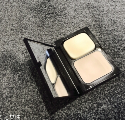 雅詩蘭黛粉餅?zāi)目詈?？補(bǔ)妝定妝的神器
