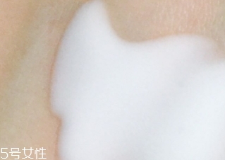 雅詩蘭黛乳液怎么樣？滋潤保濕的秘密