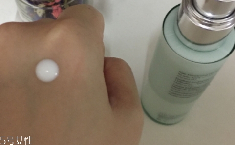 雅詩蘭黛乳液多少錢？