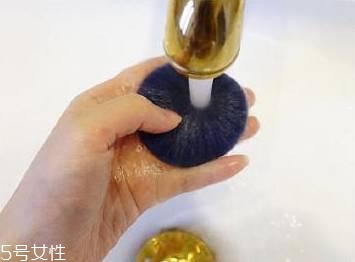 新買的氣墊粉撲要洗嗎？用久了一定要清洗