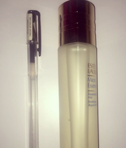 雅詩蘭黛微精華噴霧怎么用？