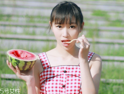 碧歐泉和倩碧還有蘭芝哪個(gè)好用？看肌膚挑選