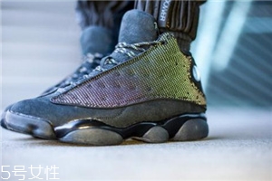 運(yùn)動(dòng)鞋氣墊咯吱的響怎么辦？可能是漏氣或者進(jìn)水了