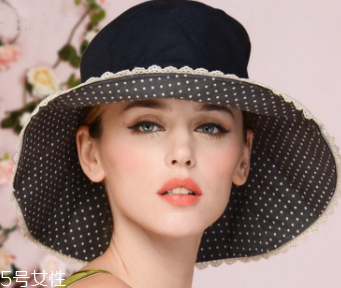 方臉戴什么帽子好看？戴上這三件你臉就不方了